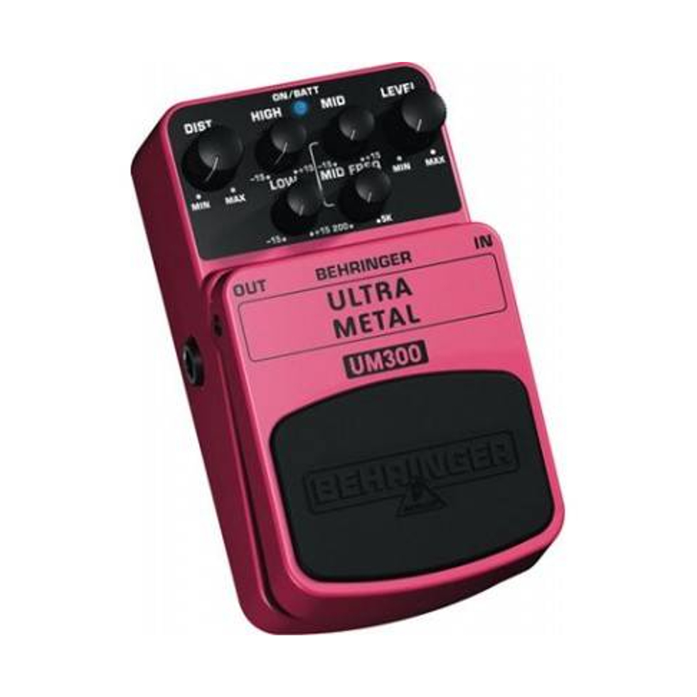 UM300 педаль "хэви метал"-дисторшн Behringer