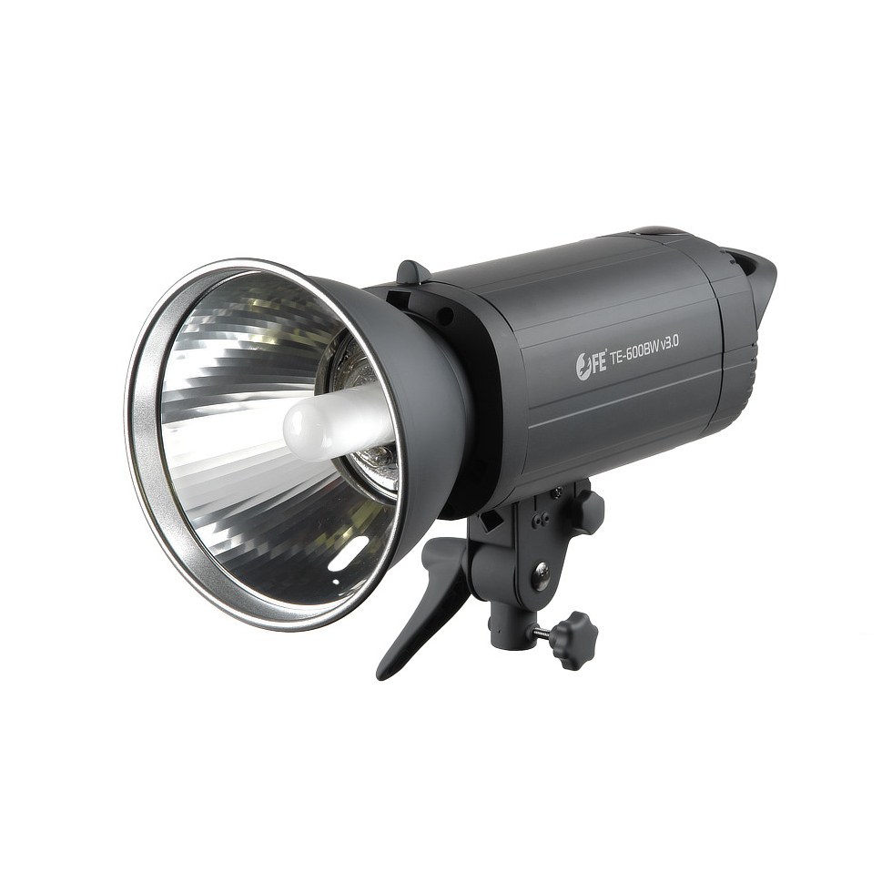 TE-600BW студийная вспышка Falcon Eyes
