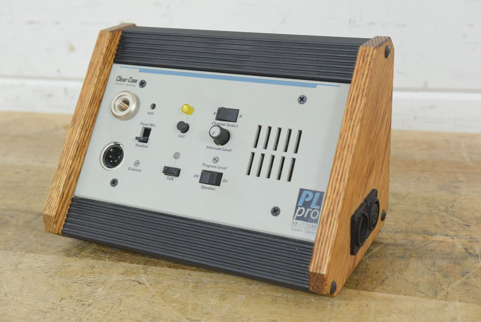 KB-211GM 2-канальная периферийная станция Clear-Com