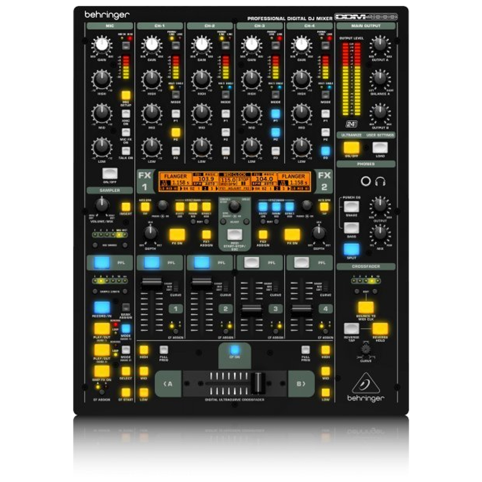 DDM4000 DJ-микшер Behringer