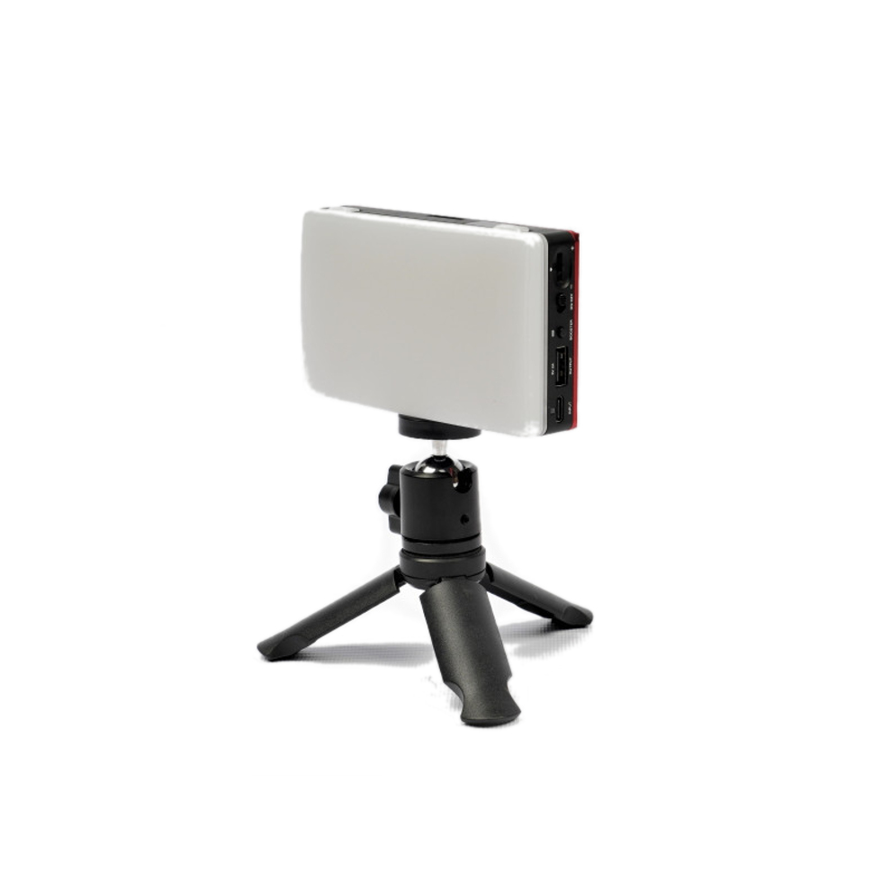 SMPL-9 накамерный светодиодный осветитель FST