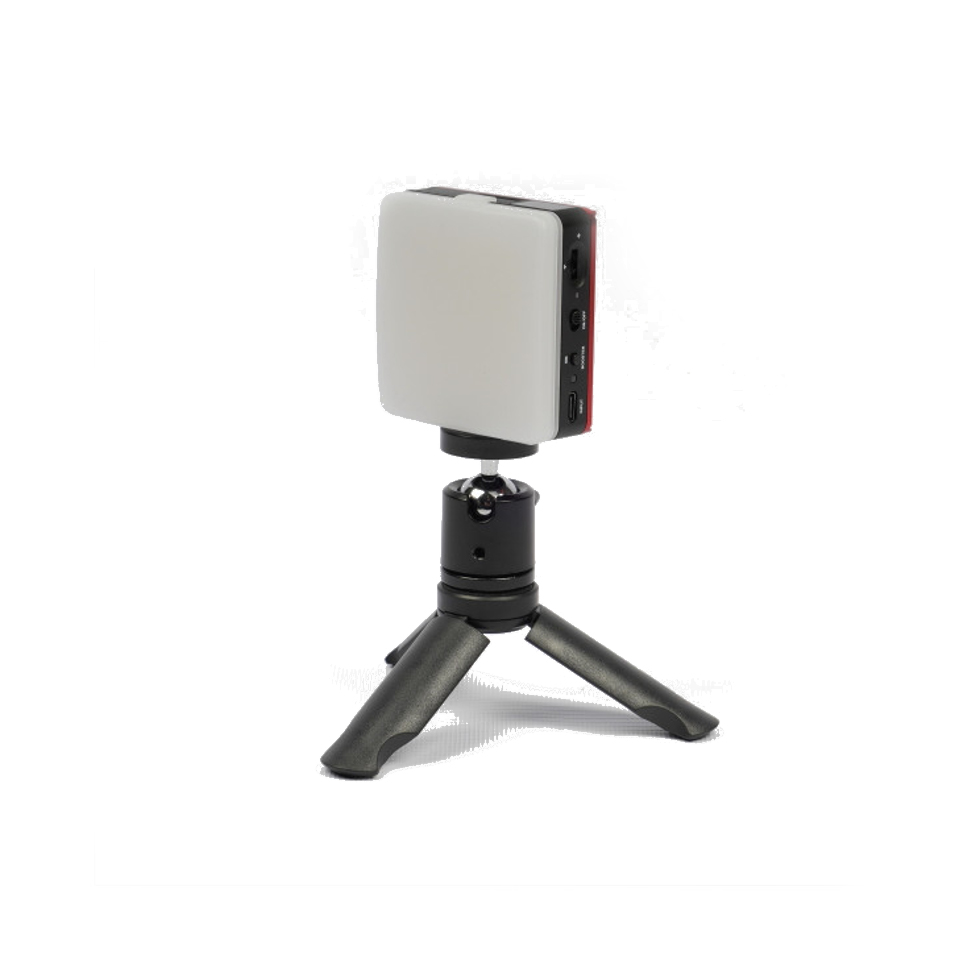 SMPL-6 накамерный светодиодный осветитель FST